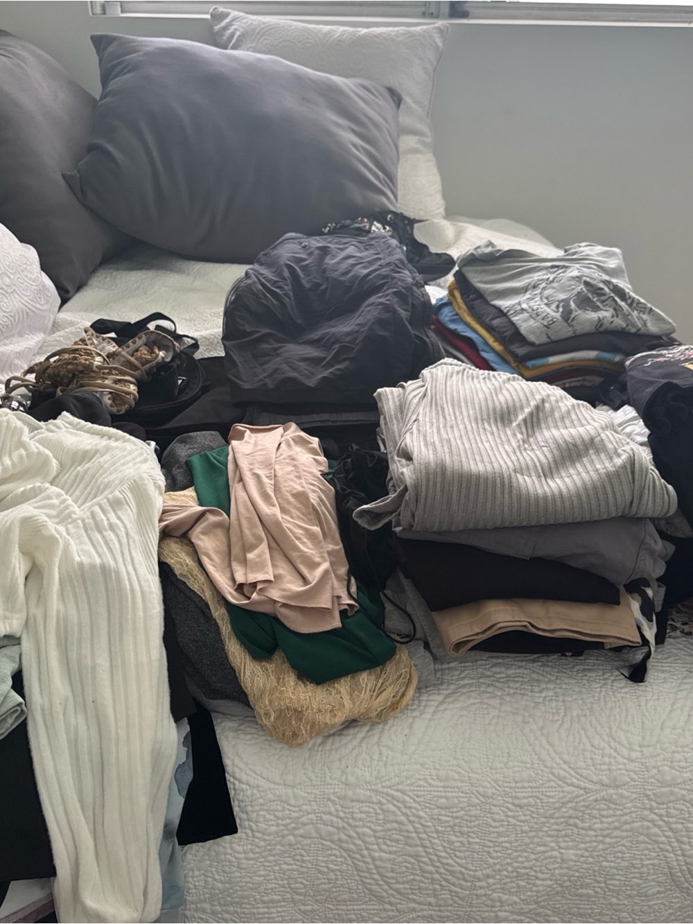 Mixed lot of women’s & men’s clothing
